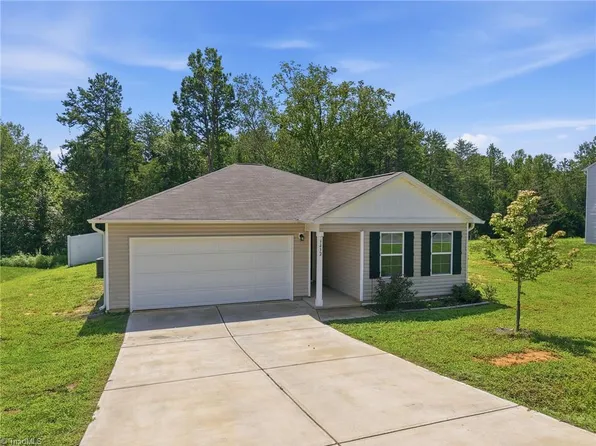7432 Humble Farm Dr, Liberty, NC 27298