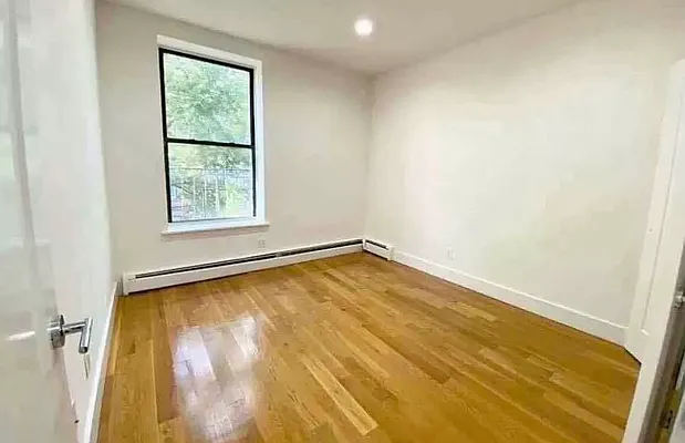Rented by EastMount Realty LLC | media 6
