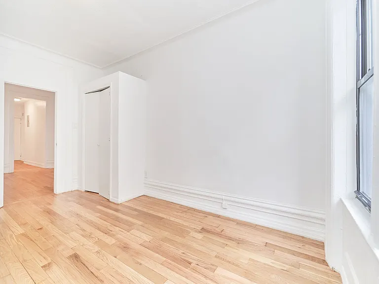 583 W 177th St #33 — Photo 9
