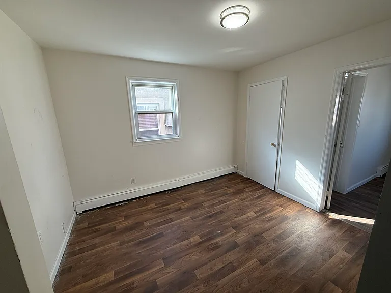 129 W 20th St #3 — Photo 32