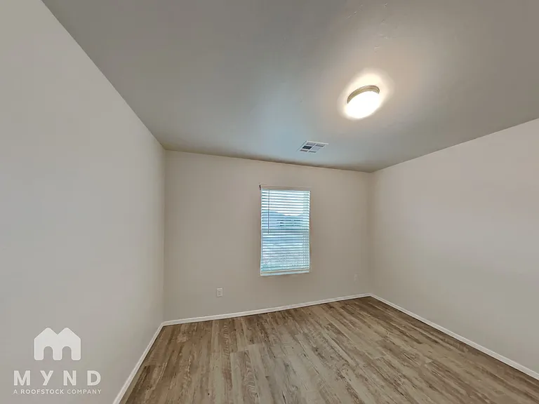 2923 Russell Rd — Photo 15