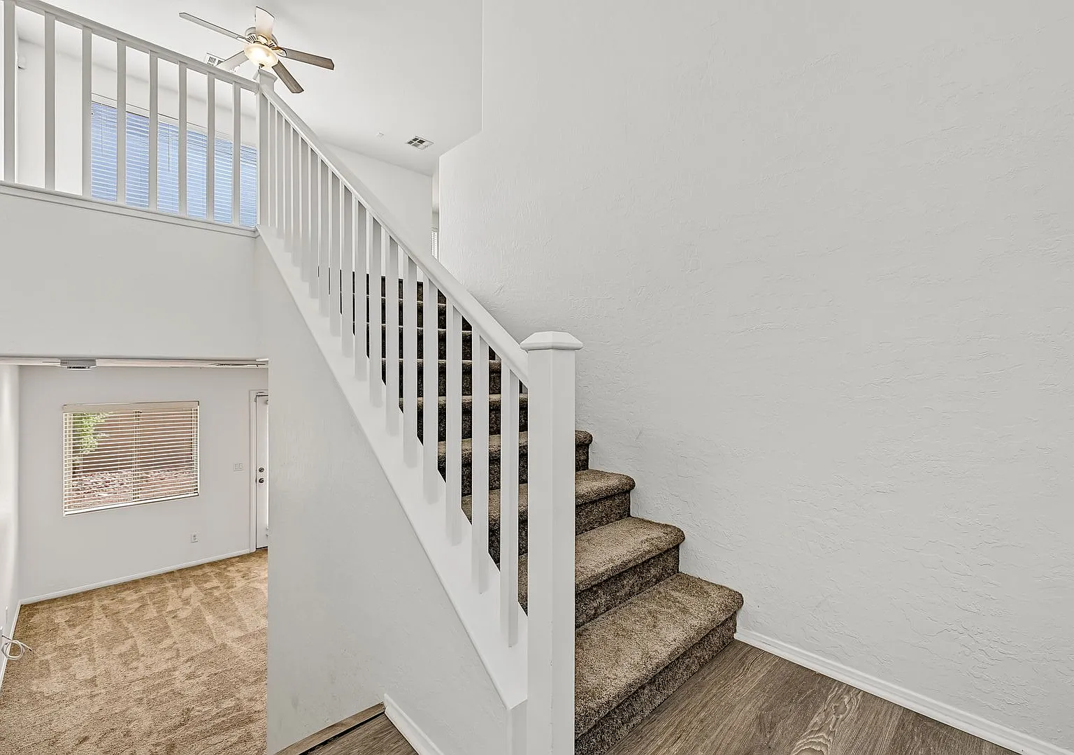 Nw 3 Bedroom With A Loft, Close To Community Playground — Photo 2