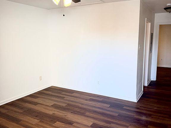 5th image of 3321 Laplace St #B