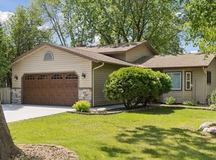 9791 Ives Ln N, Maple Grove, MN 55369
