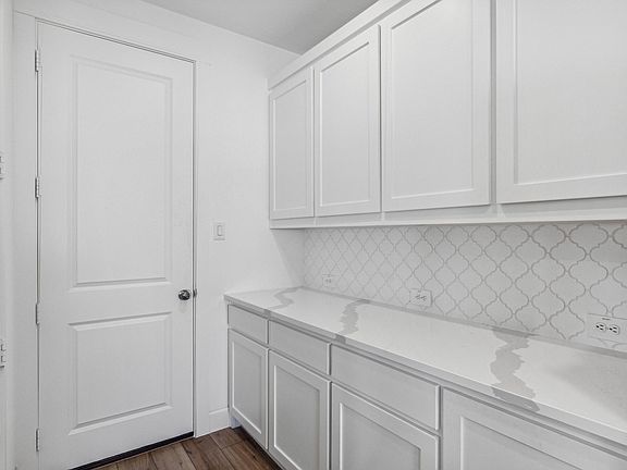 3rd image of 4837 Zilker Ave