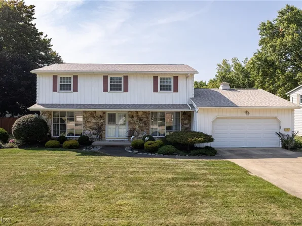 204 High Point Dr, Wadsworth, OH 44281
