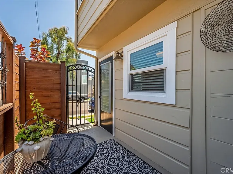 318 Holly St — Photo 5