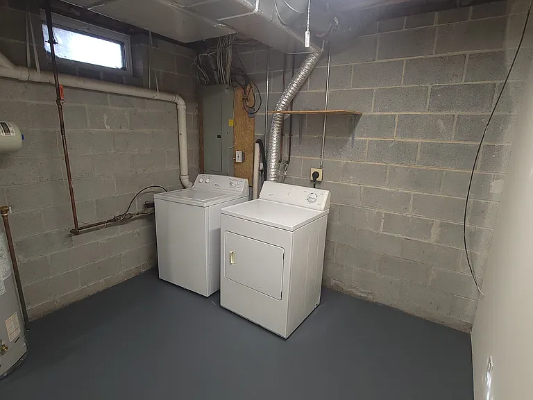 539 Upland St — Photo 14
