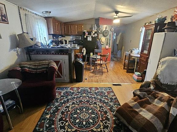 5th image of 125 Curtin Park Ct