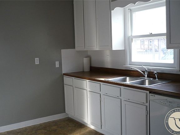 2nd image of 515 E Broadway Ave