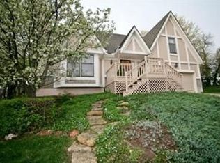 11528 S Lennox St, Olathe, KS 66061