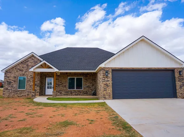 1308 Oxford St, Slaton, TX 79364