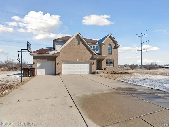 4856 Tanager Dr, Monroe, MI 48161