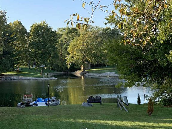 5th image of 727 Jeffrey Ct