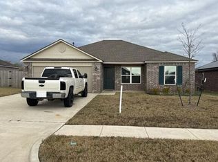 695 Foxtail Dr, Newcastle, OK 73065