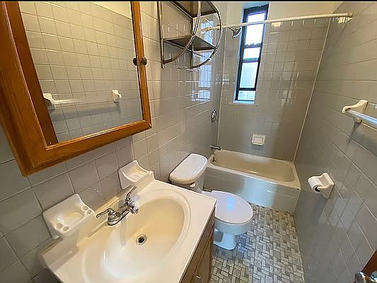 5th image of 3074 32nd St APT 19