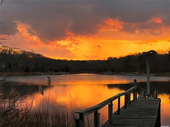 (undisclosed Address), Mattituck, NY 11952