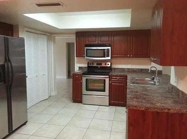 11440 NW 40th Pl — Photo 9