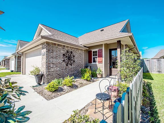 3rd image of 111 Adler Pl