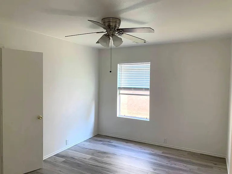 709 Cactus Trl — Photo 18