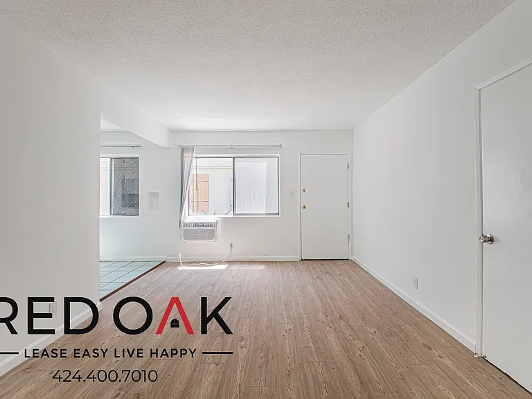 8118 S Western Ave #2 — Photo 2