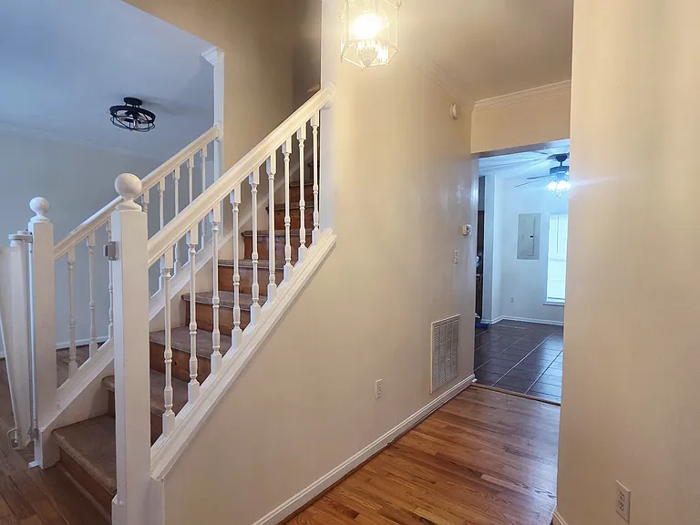 172 Kingston Dr — Photo 6