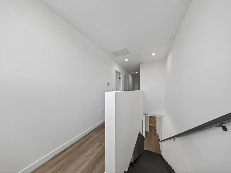 14827 Dearborn St — Photo 23