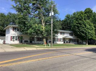 946 Willow St, Faribault, MN 55021