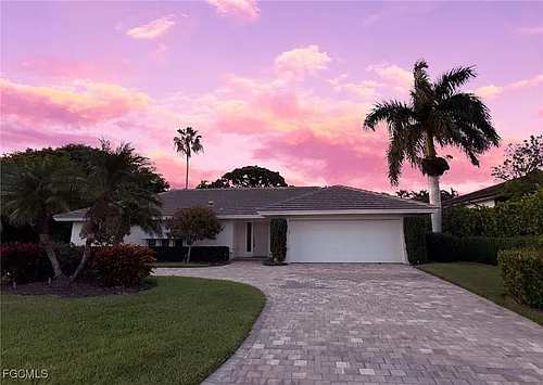 635 Fountainhead Ln Photo 1