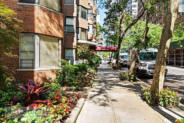 Sold by NextStopNY | media 18