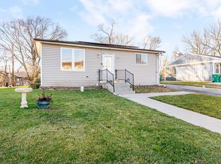 1221 Gage Ct, Joliet, IL 60432