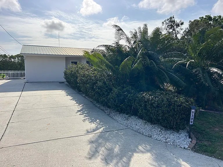 9399 Sun Isle Dr NE — Photo 3