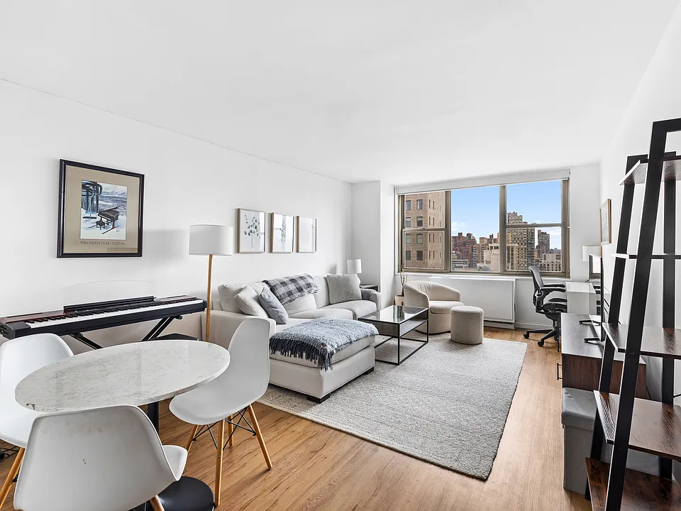 301 E 79th St #34G