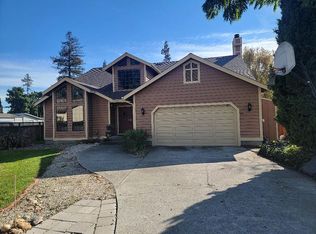 745 Hampton Rd, Hayward, CA 94541