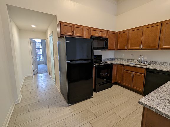 4th image of 1814 Eutaw Pl #200