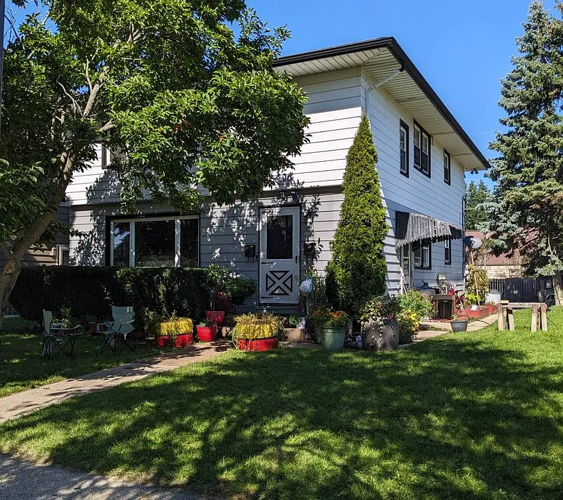 2120-22 W Van Beck Ave