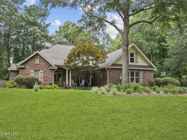 49 Buckingham St, Hattiesburg, MS 39402