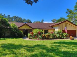 606 Warren Rd, Lutz, FL 33548