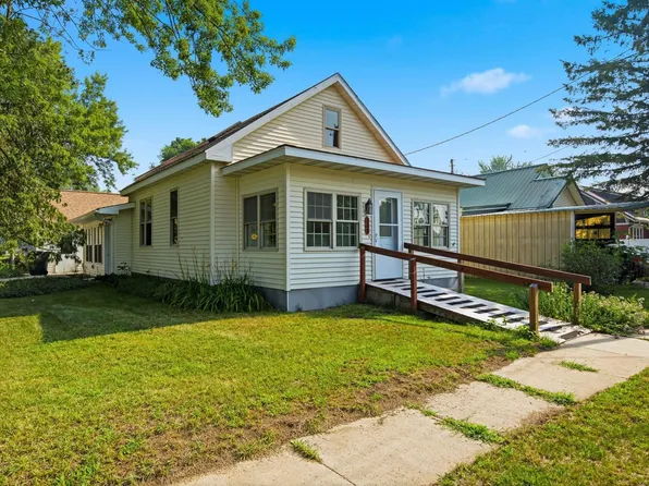 358 W Richland St, Lone Rock, WI 53556