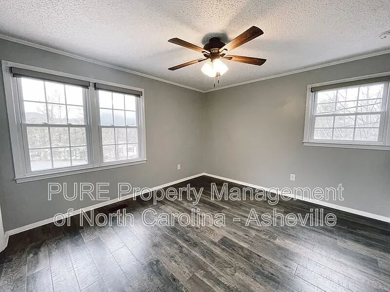 68 Wake Robin Way — Photo 9