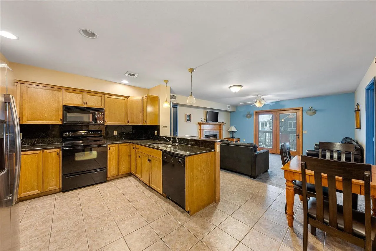 3 bed, 1756 sqft, $2,650 — Photo 2