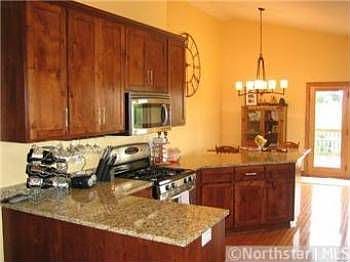 4th image of 990 Acacia Dr