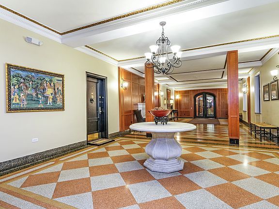25 Parkview Avenue