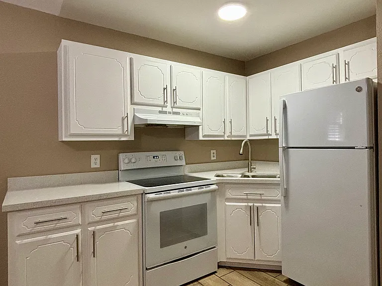 1204 Bryce Dr #4 — Photo 1