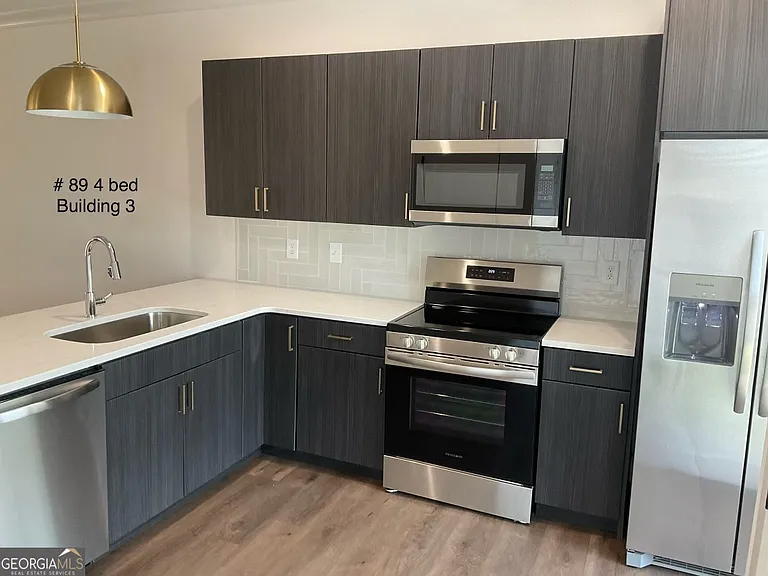 93 Chateau Dr — Photo 23