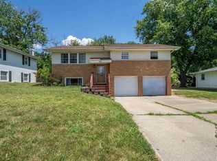 6822 N Kimberly Dr, Peoria, IL 61614
