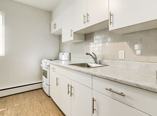 11760 129th St NW #11, Edmonton, AB T5M0Y7