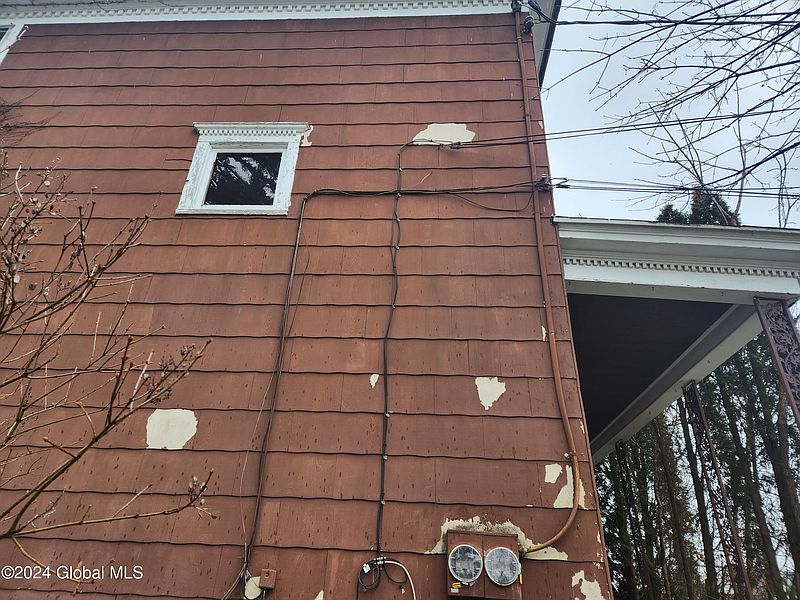 5th image of 61 Arnold Avenue