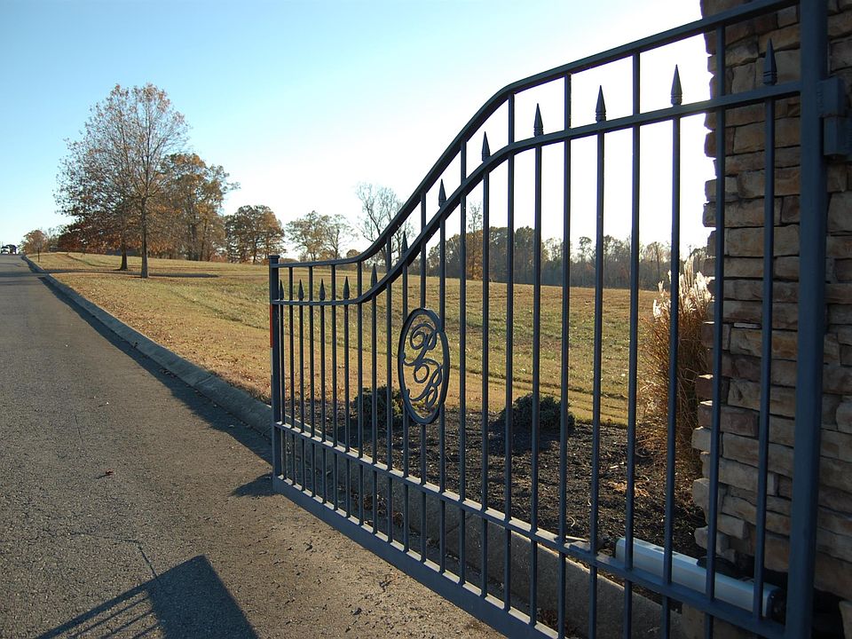 1st image of 4040 Ironwood Dr