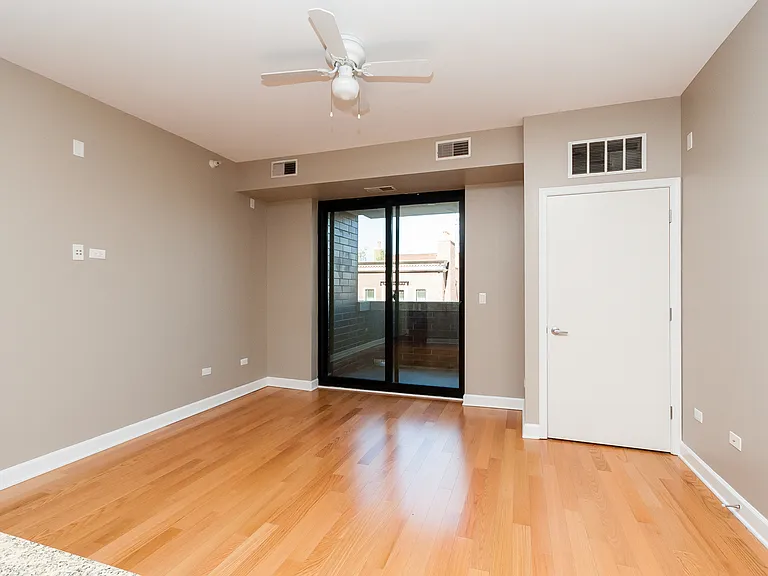 451 W Huron St #703 — Photo 9